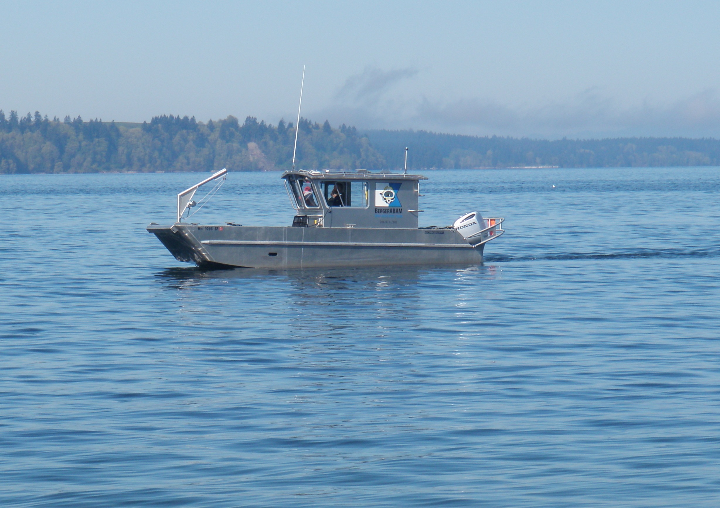 Picture of small boat in the water