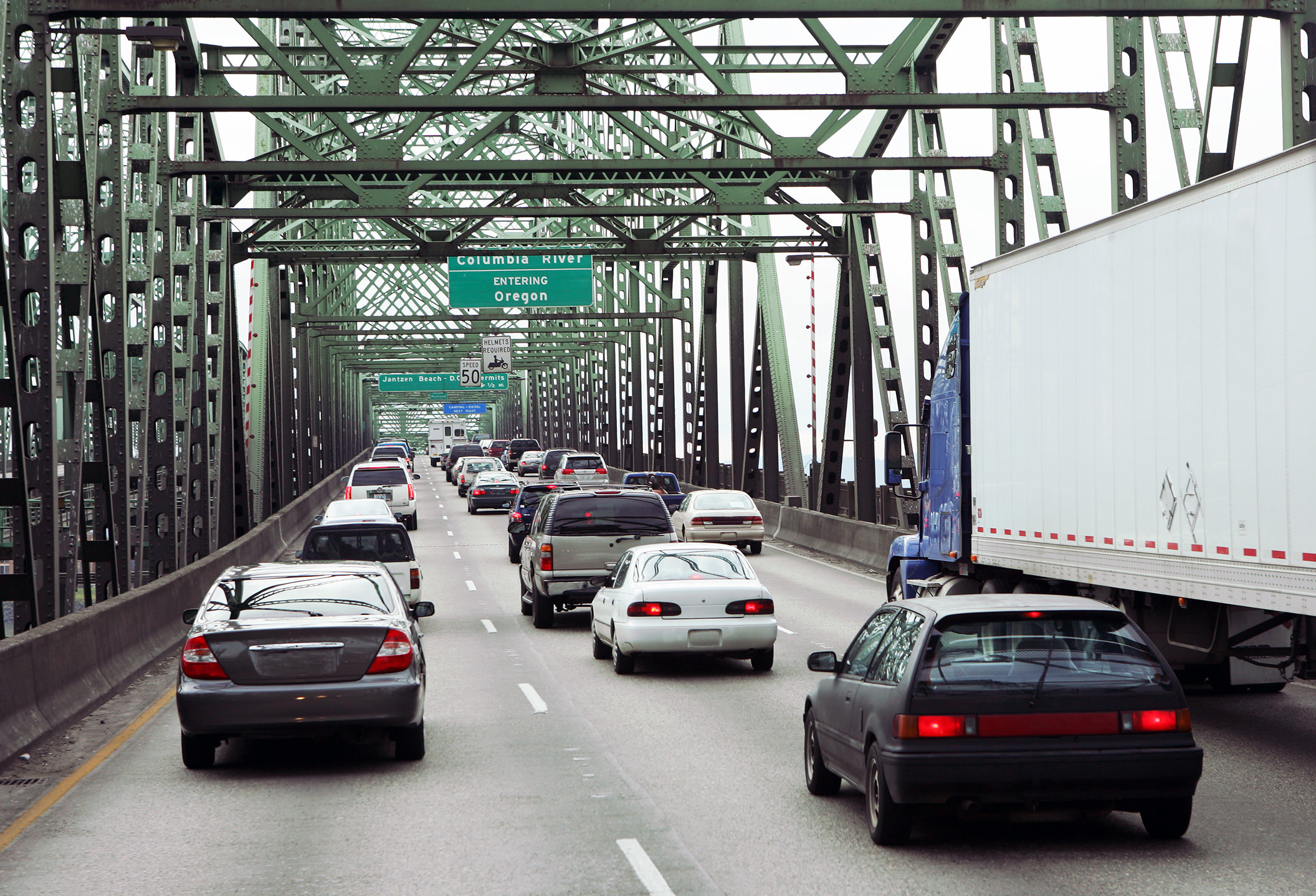 Traffic on the bridge